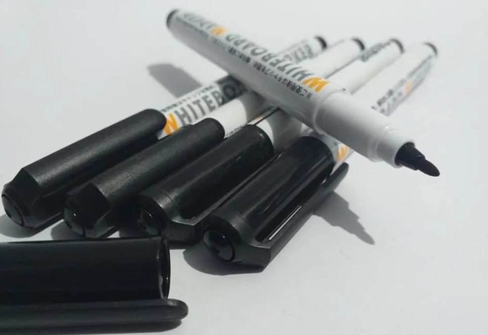 2020-06-23 23_26_09-(11) Caneta Para Quadro Branco (ponta Fina) 0.7 Mm - 05 Unidades - R$ 25,00 em M.png