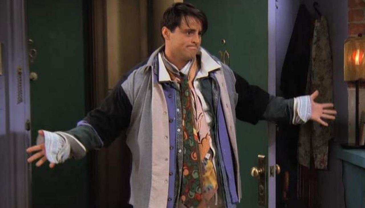 NBC-FRIENDS-joey-wearing-all-chandlers-clothes-1120.jpg